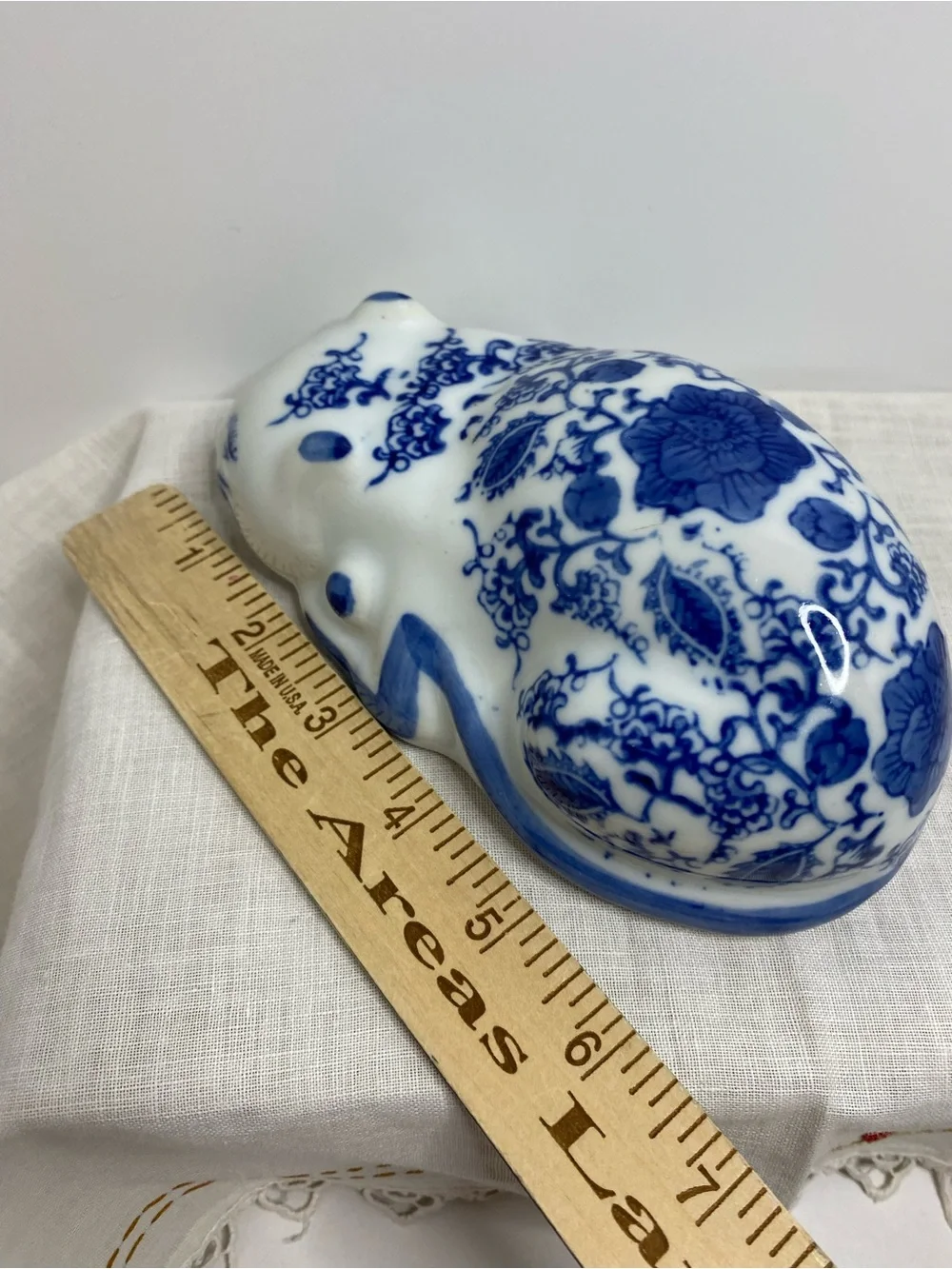 Blue White Porcelain Reclining Cat Figurine Chinosoire Floral Ceramic
